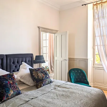 Chateau De Cadres Hotel