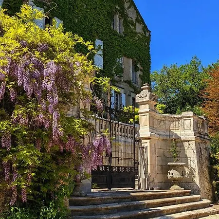 Chateau De Cadres